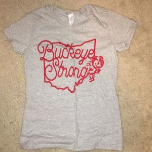 Gray Ohio State tee.